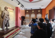 湖南交通职院：“行走的廉洁课堂”走进左权将军故居