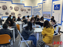 湖南工程学院学子体验“女书”文化