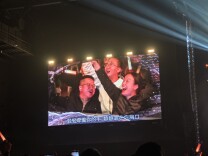 观众吻吻吻吻……海来阿木长沙演唱会糖度爆表