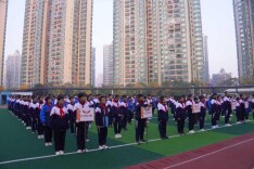 普法于心，守法于行——长沙市明德金鹰学校举行国旗下的思政课