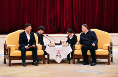 毛万春会见韩国客人