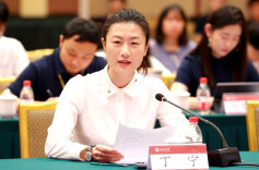 丁宁的“新发球局”