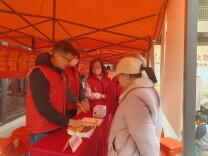 冬日暖“薪”更暖“心” 卢浮社区招聘会携手慈善超市开启“就业+公益”新模式