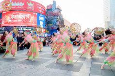 新晋“群星奖”作品展演、“湘超”超好玩，今年的“欢乐潇湘”有点潮