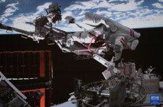 神舟二十一号航天员乘组圆满完成第一次出舱活动