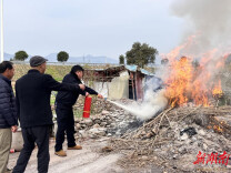 永顺县万坪镇开展消防应急演练