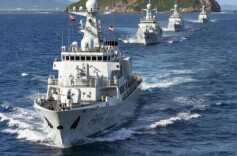 中国海警舰艇编队12月10日在我钓鱼岛领海巡航