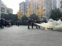 熙台岭社区百名商户职工