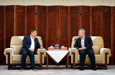 沈晓明与紫金矿业董事长陈景河一行会谈