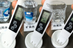 每天喝的水安全吗？网上的检测窍门能学吗？家庭饮水最大风险点在哪？一篇说清