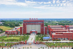 前景广阔，大有可为：华容职业教育的突围与引领