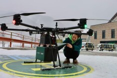 北京市首条无人机邮路在延庆开通 雪中“鸿雁”飞往冬奥村