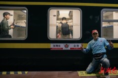 绿皮火车慢悠悠，返湘追球情切切，湘超赛场看台，他们名字都叫“回家”