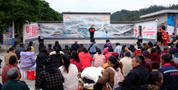 山地里长出“硕果”，“赶场：东子山”乡村摄影展展出