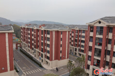 重建家园 温暖过冬｜湖南资兴灾后重建观察：搬新家、稳就业、更安心