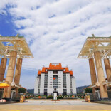 厦门大学国际学院受邀参加2025年第八届“湘遇名校·赢在未来”在湘招生咨询会——走进高中校园，提供面对面国际化升学指导