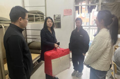 湖南交通职院副院长褚凤深入学生宿舍走访困难学子