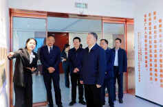 毛万春在湖南医药发展投资集团宣讲调研