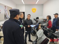 禁毒宣传进小区，筑牢无毒防护网