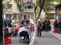 枝叶筑情，为老服务“益”享天年——南站社区系列关怀活动营造温馨家园