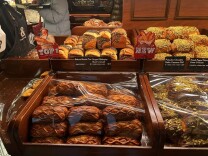 30元一枚贝果、80元一条吐司，面包为啥变贵了？