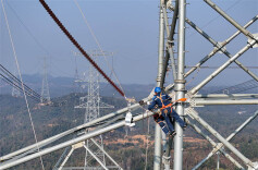 Hunan Pioneers China's First Wind Deflection Prevention Project for 1,000-kV Power Line