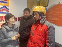 破解簋街外卖行业矛盾，副局长送外卖体验跑单痛点