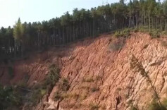 湖南资兴：灾区家园焕新 群众温暖过冬