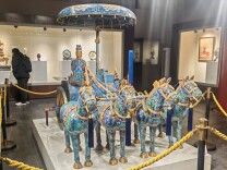 骏足神影迎马年，工艺美术大师的“精品马”什么样？