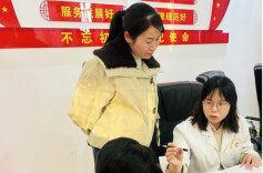 平江县城北学校开展义诊活动