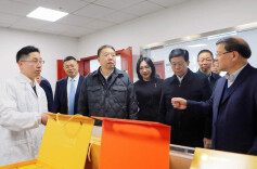 毛万春在省供销合作总社宣讲调研