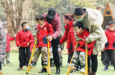 退休老人进校园，解锁传统文化新玩法