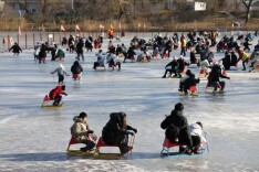 新年第一天，北京圆明园冰场正式开放