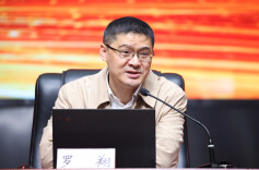 中国政法大学教授罗翔：吸毒是否入刑需要具体问题具体分析 