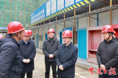 周振宇督导检查元旦假期安全防范及市场保供情况