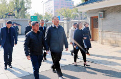 毛万春督导调研“馆园融合”工作