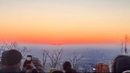 元旦首日北京市属公园热闹非凡！游客量这三家最多