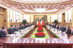 习近平：相互尊重、平等相待、互利共赢是中爱关系长期稳定发展的宝贵经验