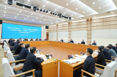 毛伟明就《政府工作报告》、“十五五”规划《纲要草案》征求党外人士意见