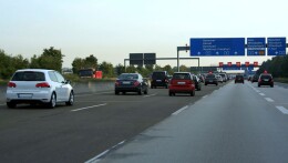 湖南日报全媒体评论员丨办好“停车小事” 守护“民生大事”