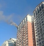 21层突发火灾，同一户内为何有人受伤有人没事，做对了什么？