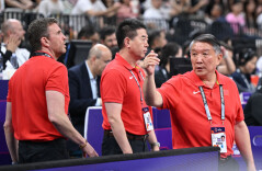 中国女篮主教练宫鲁鸣：对标一流强队 坚持“三全”方针