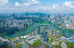 光影飞驰超算中 铁臂共舞车间里——湖南突围数字赛道