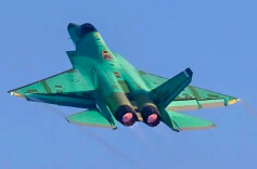 歼-35新年第一飞！试飞机为啥是“绿皮机”？