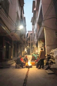 镜头留下湖湘人间烟火 湖南摄影师扫街视频获百万点赞