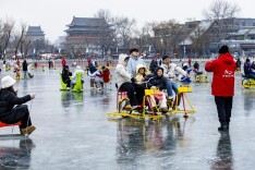 “飞马踏冰”喜迎客！什刹海前海冰场今天试营业