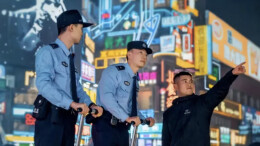 16楼深读周刊丨致敬平安守护者：“湘”当可靠！谢谢你，藏蓝身影