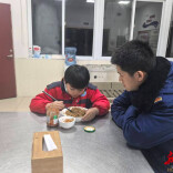 书堂山“锋消防驿站”：每日护航求学路，暖心照料晚归娃