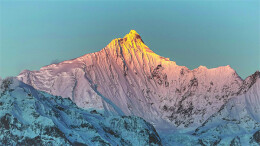 Southeast Asian tourists flock to China for snowy escapes