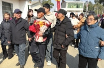 67年寻亲路，他终与家人相拥